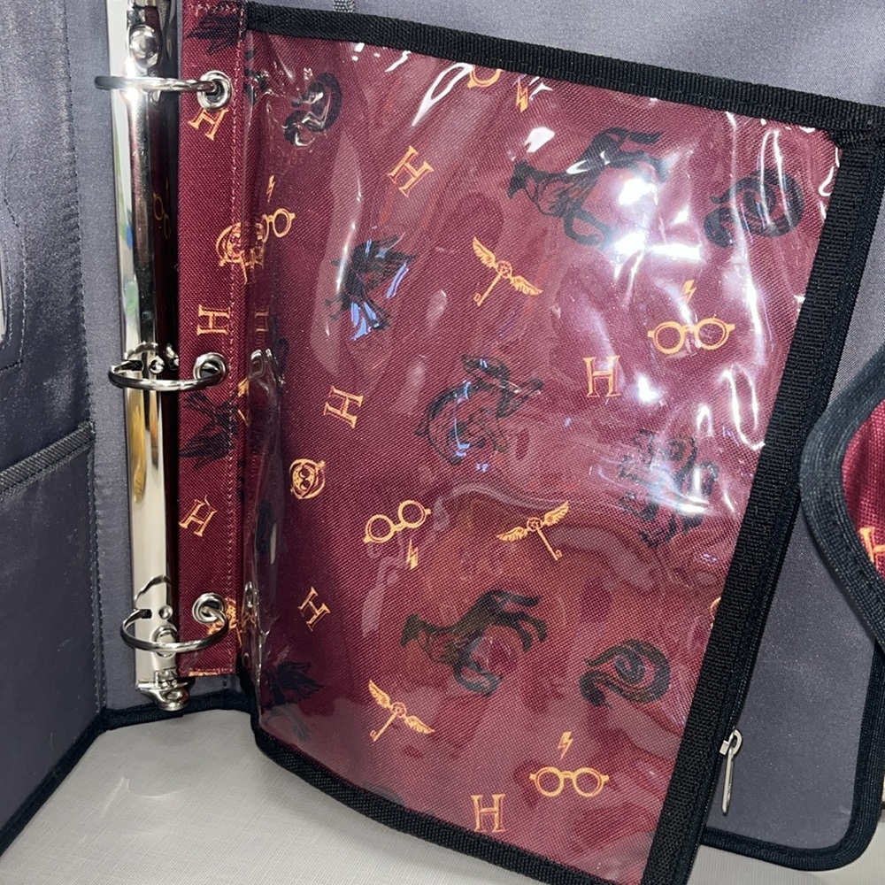 Harry Potter binder w/matching pencil bag.
Great condition. No rips/tears. - Picture 4 of 7